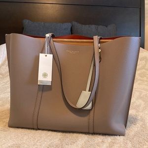 NEW WITH TAGS, beautiful Tori Burch Perry Triple Compartment (security zipper)💗
